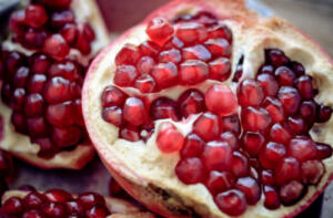 pomegranateSeeds-157565485-770x533-1-650x428 POMEGRANATES